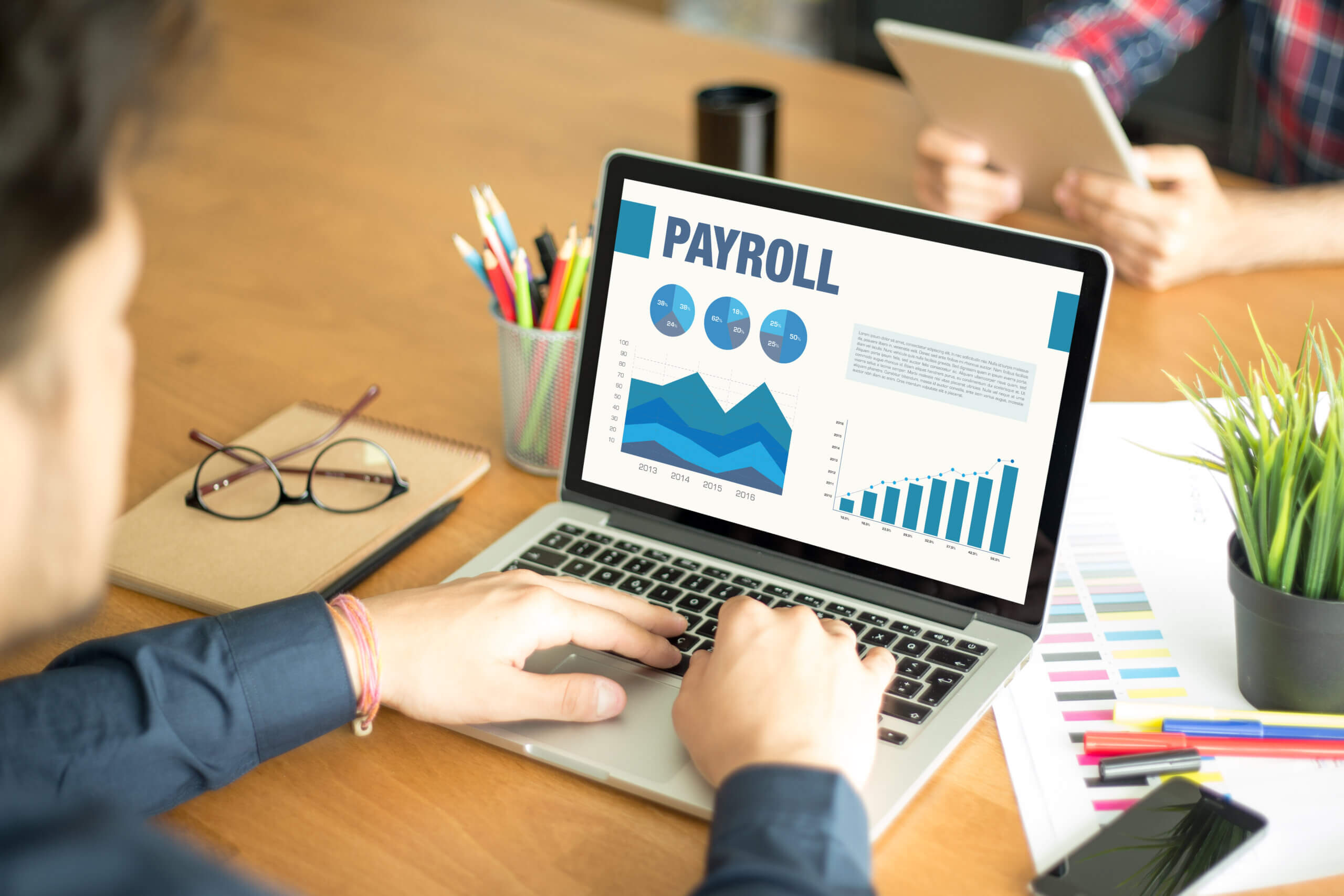 Gusto vs. QuickBooks Payroll: Comparison Guide for Business Owners