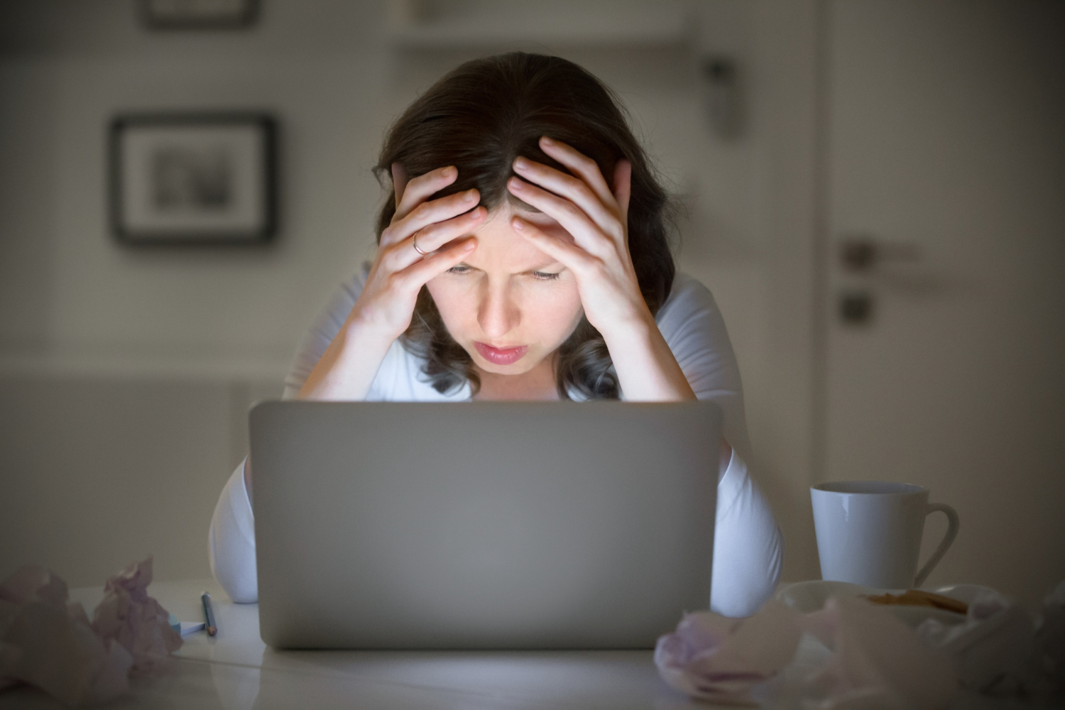 A-woman-tired-of-social-media-crises