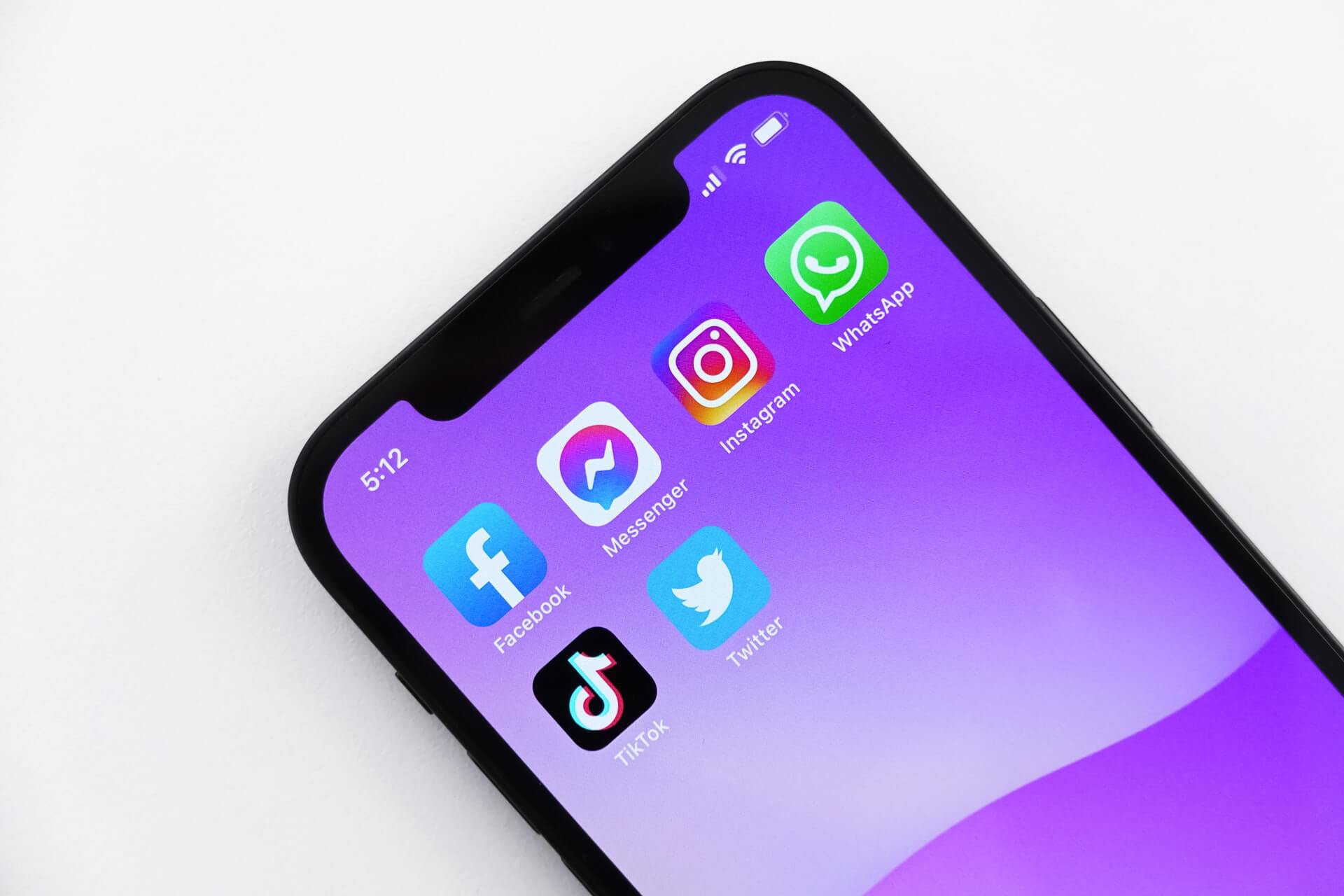 Top-social-media-applications-in-a-phone